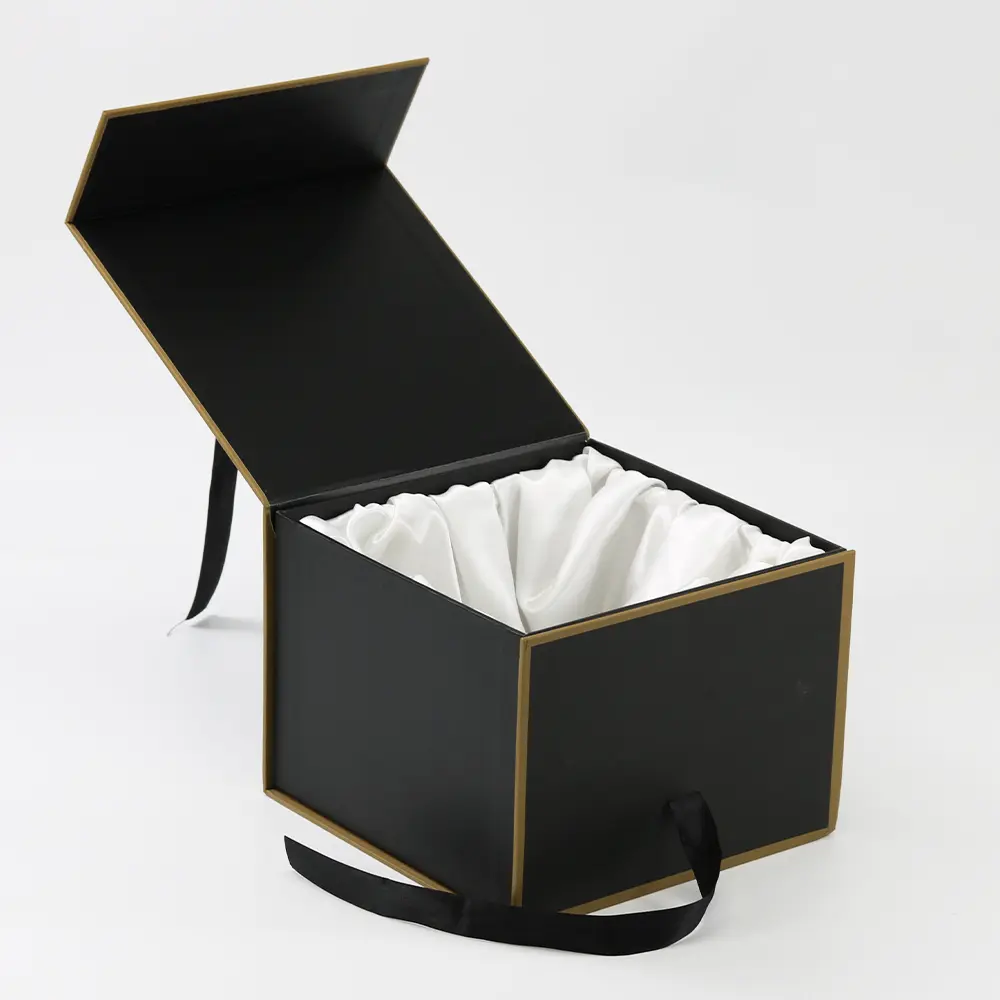 Custom Magnetic Gift Paper Box With PVC Window