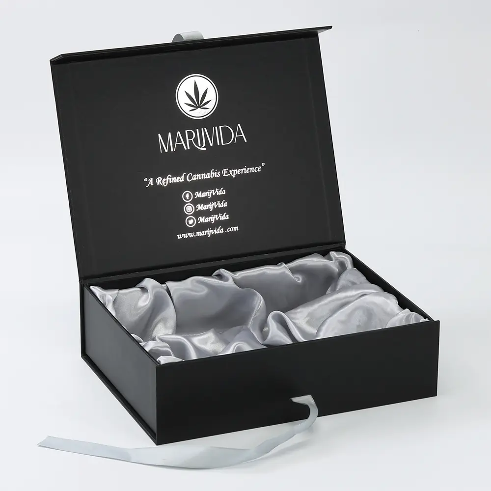 Custom Silver Stamped Logo Gift Paper Box With Ribbon